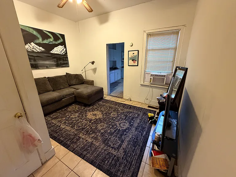 307 S Laurel St — Photo 5