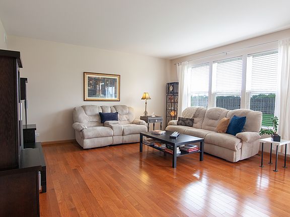 3rd image of 11822 S Presley Cir
