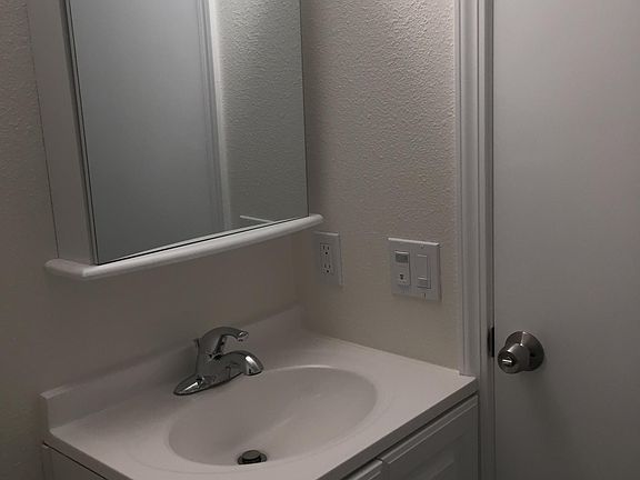 3rd image of 22 Brooklyn Ave