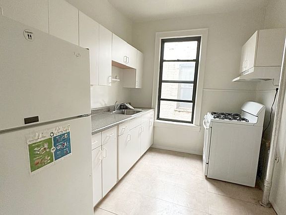 5th image of 2536 34th St #3F
