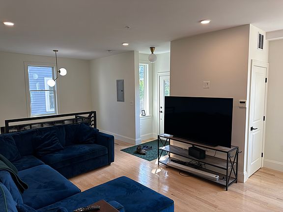 4th image of 419 Broadway #419C