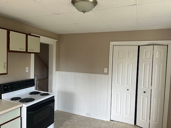 4th image of 842 Summit Ave #844