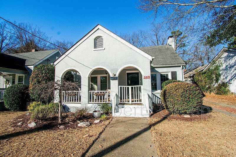 1st image of 205 Bethune St