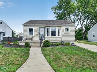 298 W Tacoma St, Clawson, MI 48017