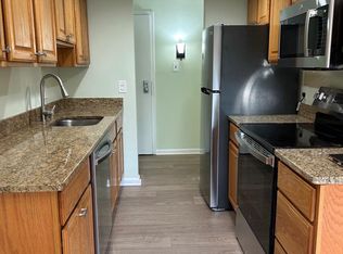 11609 Stoneview Sq Suite 11C, Reston, VA 20191