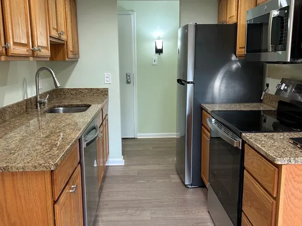 11609 Stoneview Sq Suite 11C, Reston, VA 20191