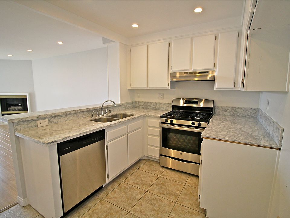 1st image of 5143 Bakman Ave APT 304