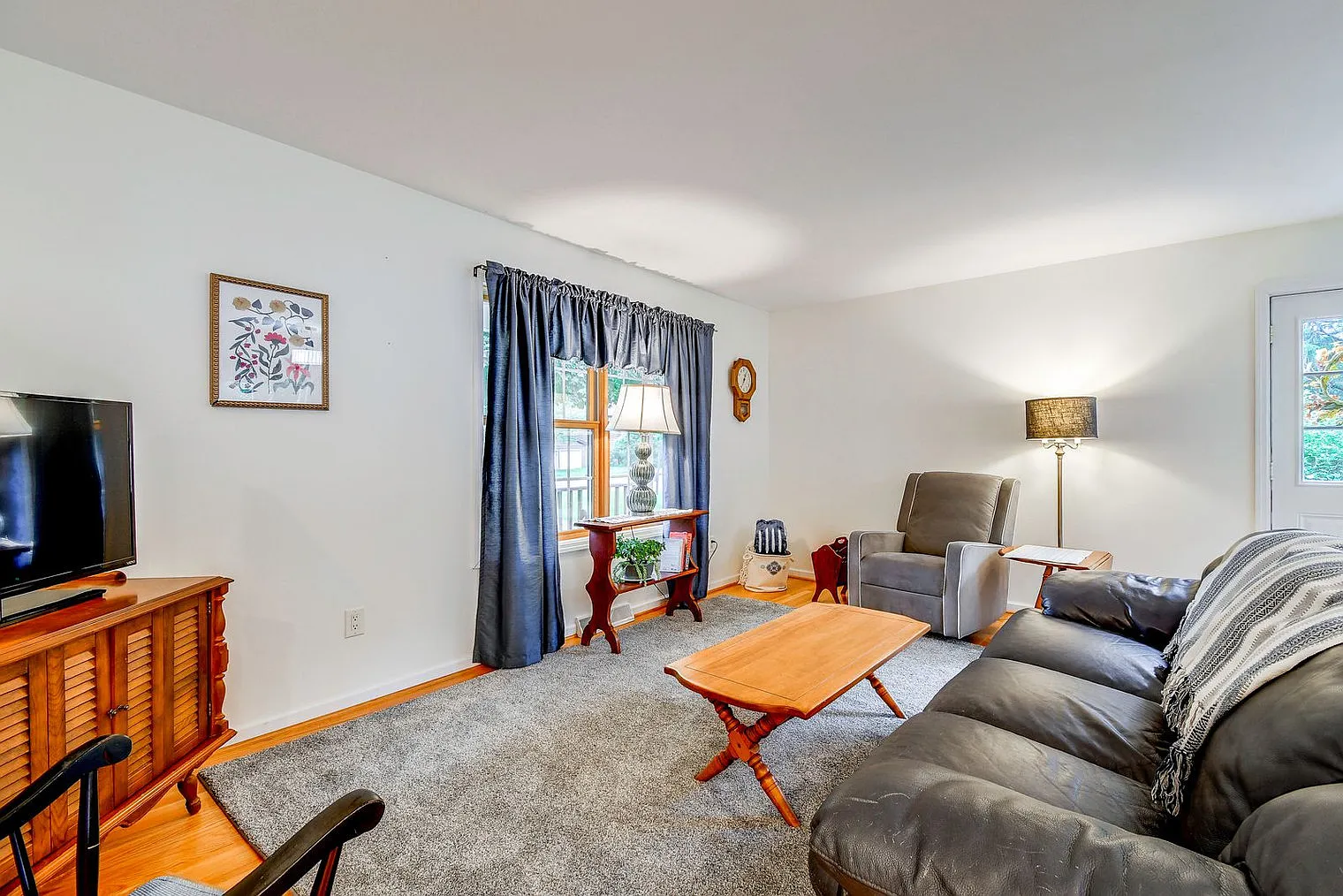 2 bed, 2.0 bath, 1496 sqft, $3,027 — Photo 2