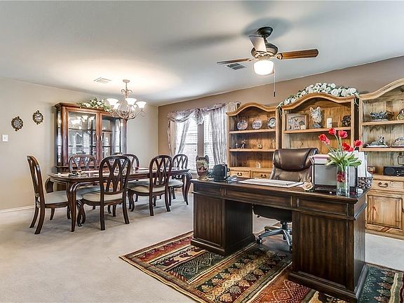 4th image of 717 Crystal Dr