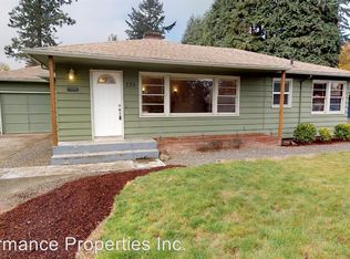 735 N Ivy St, Canby, OR 97013