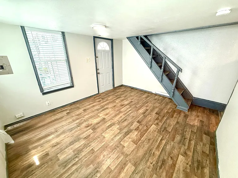 222 Army Blvd — Photo 4