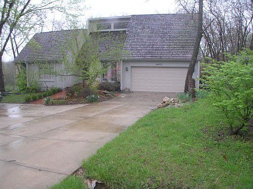 2nd image of 15473 Overbrook Ln