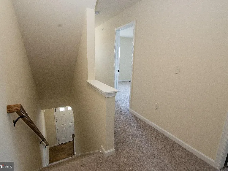 10 Skip Ln — Photo 22