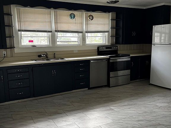 5th image of 907 Maple Ave
