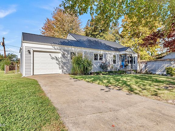 2nd image of 1228 Morningside Cir