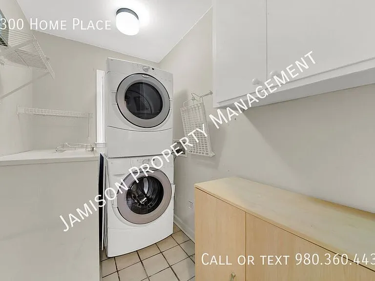 1300 Home Pl — Photo 10