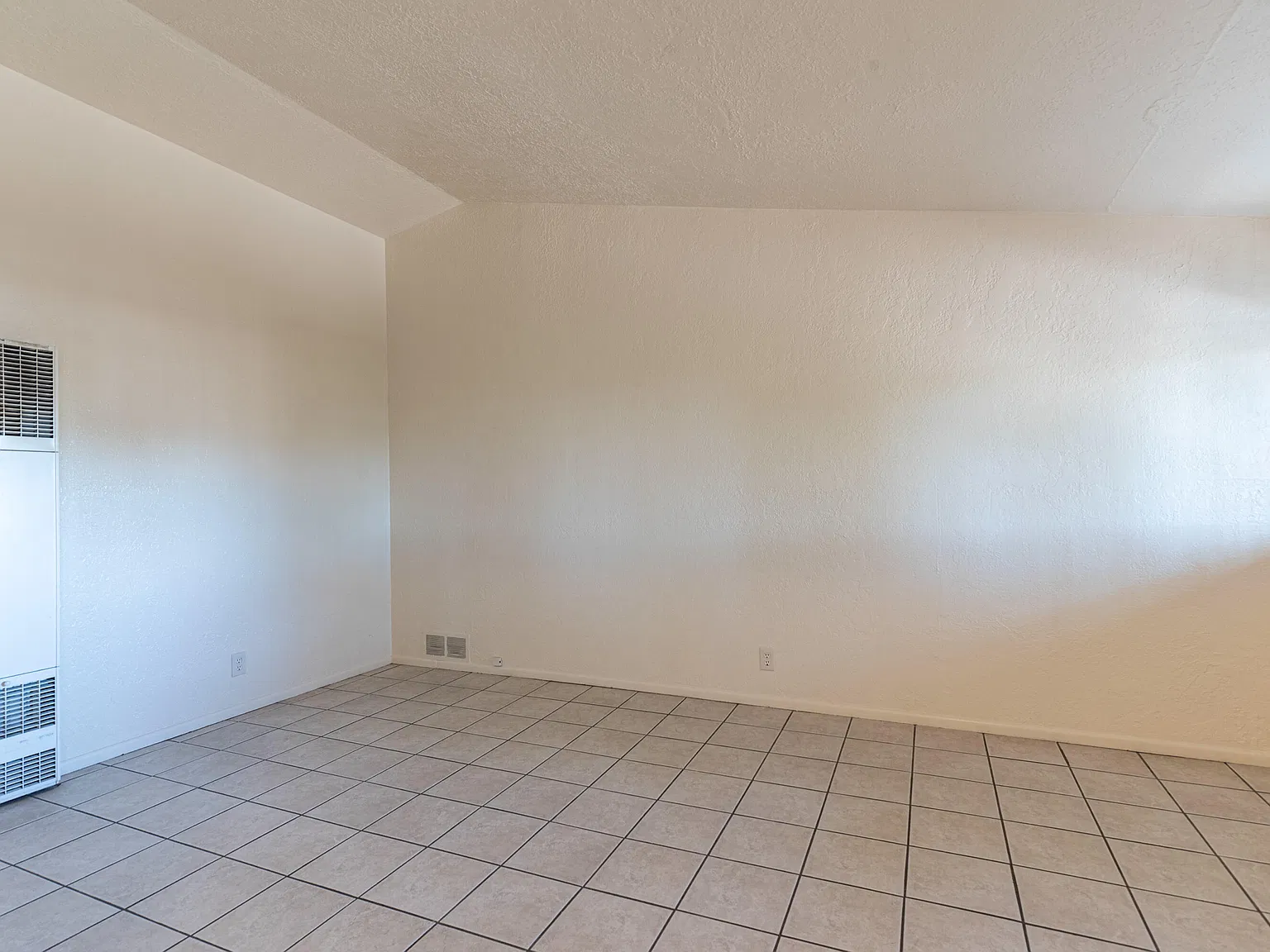 1 bed, 1.0 bath, 650 sqft, $975 — Photo 4