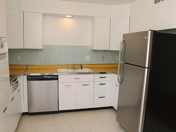 5th image of 8407 Delmar Blvd APT 2E