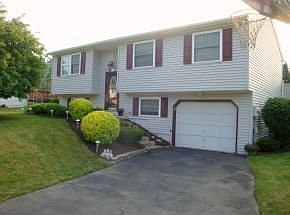 1st image of 10 Maryvale Dr