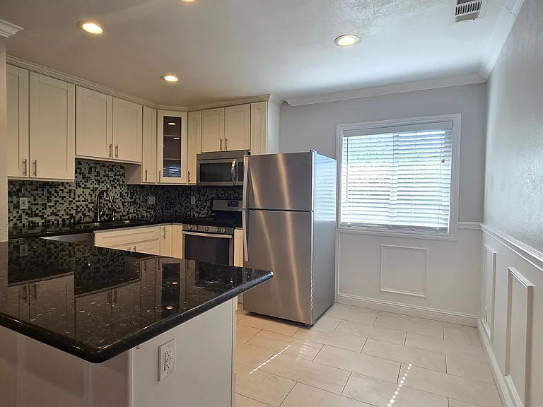 450 California St #8 — Photo 1