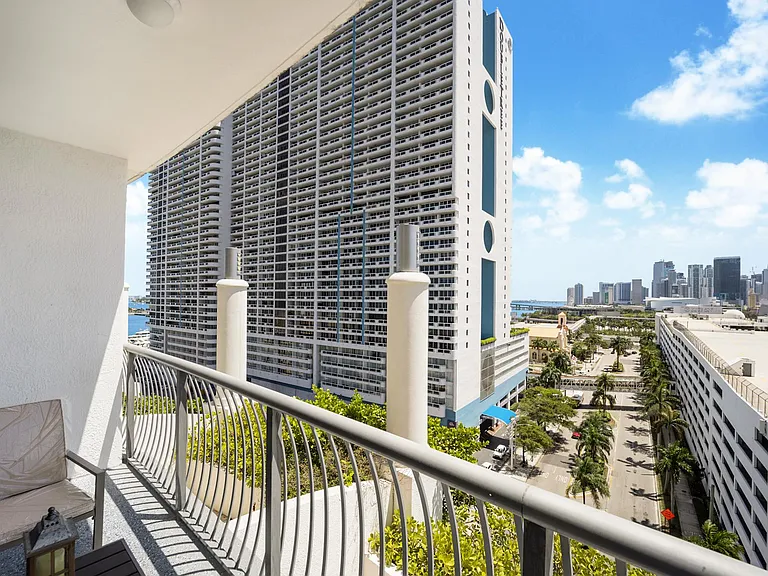 1750 N Bayshore Dr #1214 — Photo 8