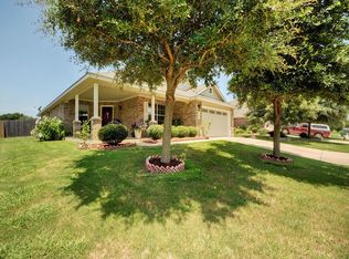 12820 Waynespur Ln, Elgin, TX 78621