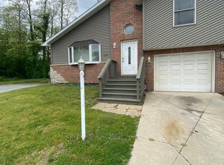 2282 Daniel Ct, Portage, IN 46368