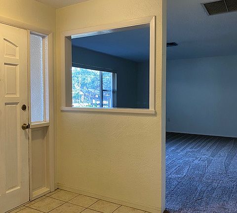 4th image of 612 Lake Dr