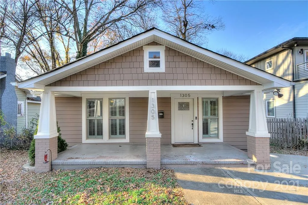 1305 N McDowell St — Photo 1