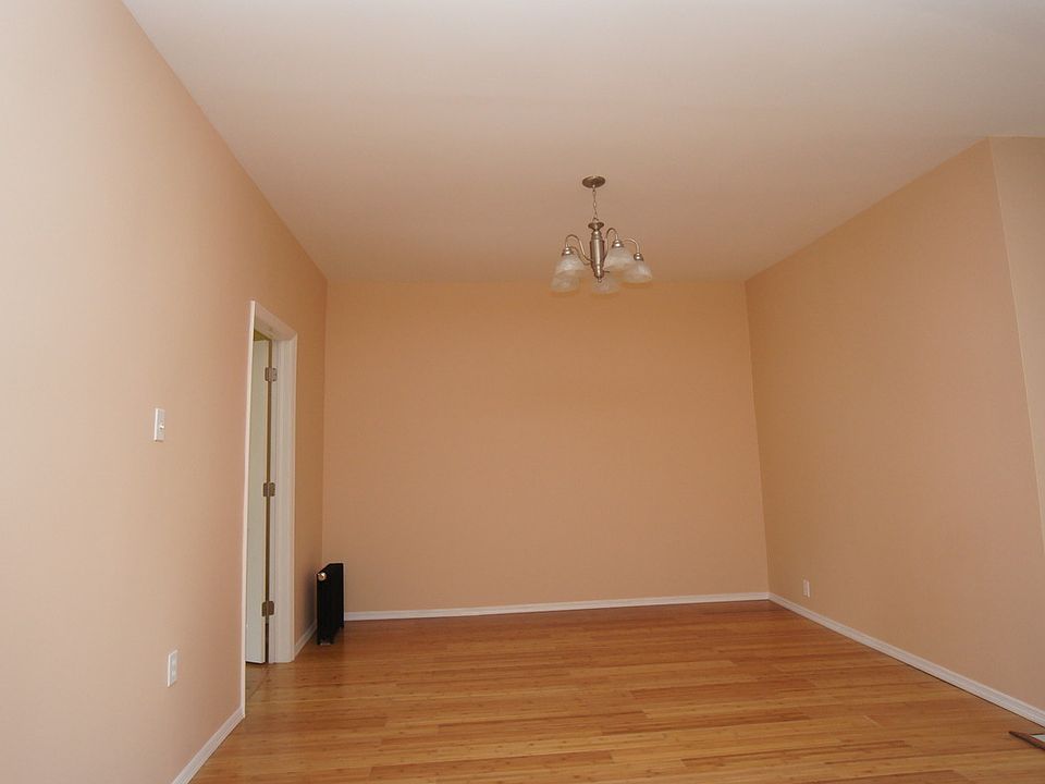 1st image of 82 Kings Hwy #2