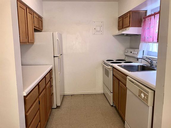 5th image of 1548 Route 9 APT 9B