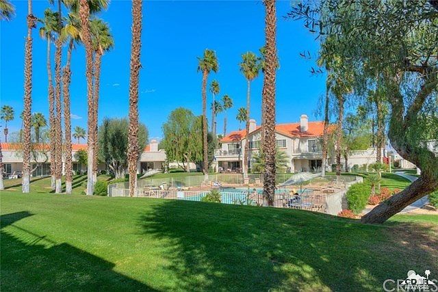 1st image of 728 Vista Lago Dr N