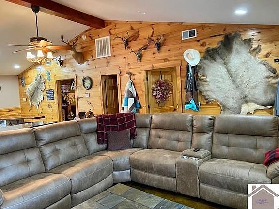4th image of 243 Brooks Ln