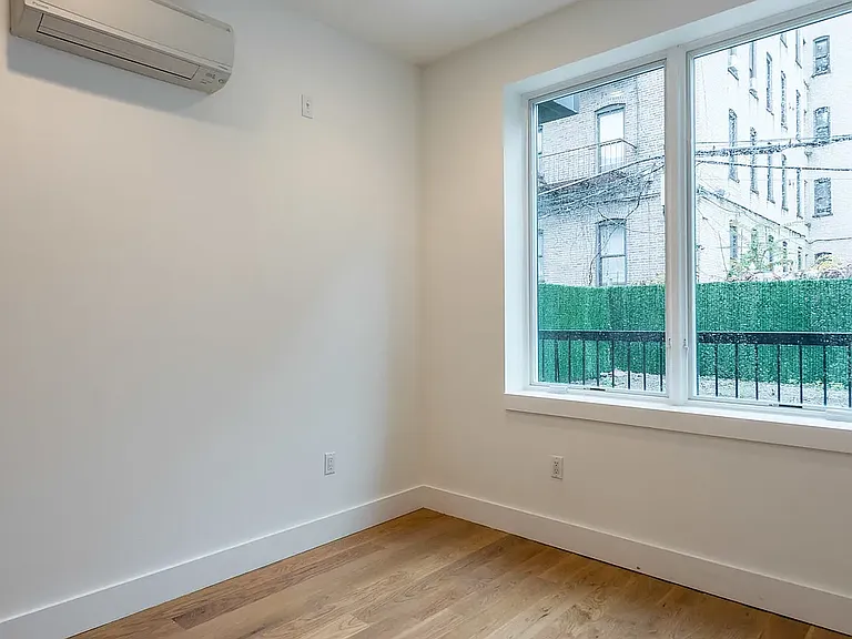 83 Winthrop St #1C — Photo 10