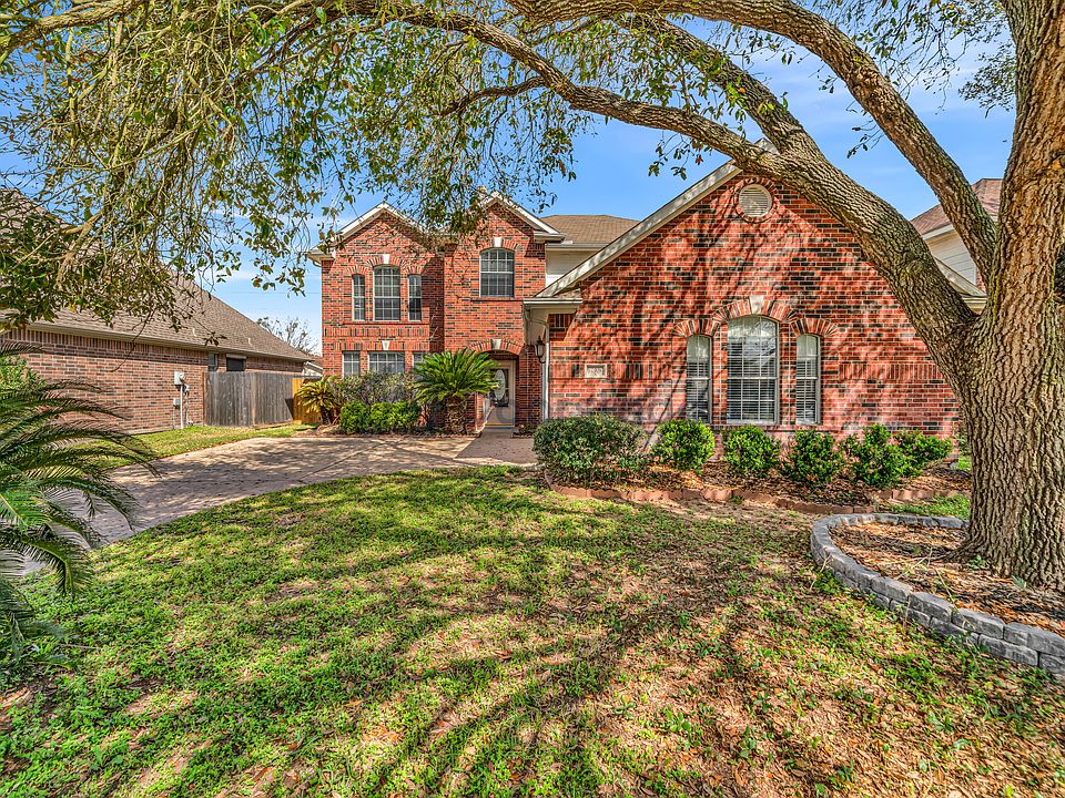 1st image of 15926 Highland Brook Dr