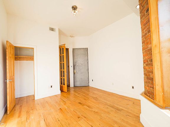 3rd image of 119 Rogers Ave APT 3L