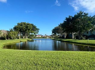 5768 Northpointe Ln, Boynton Beach, FL 33437