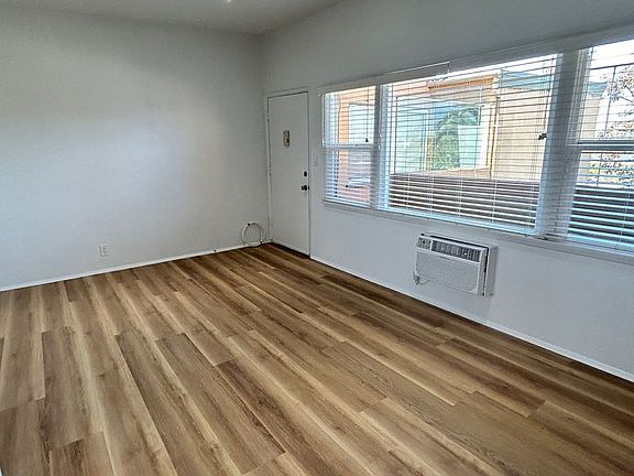 4th image of 2519 Virginia Ave APT 19