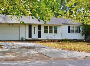 4317 SW Drury Ln, Topeka, KS 66604