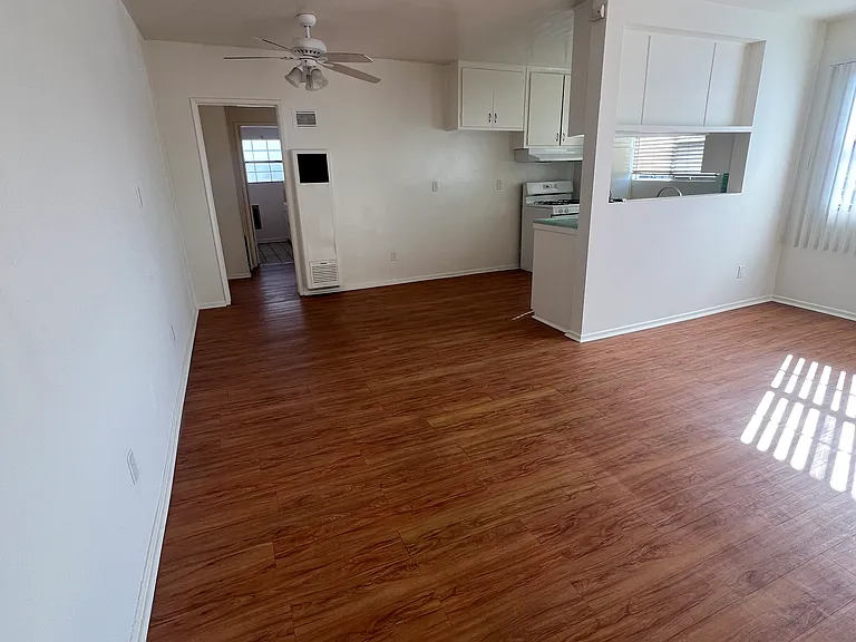 7507 Sepulveda — Photo 10