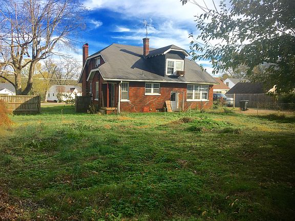 2nd image of 625 Kingwood Dr