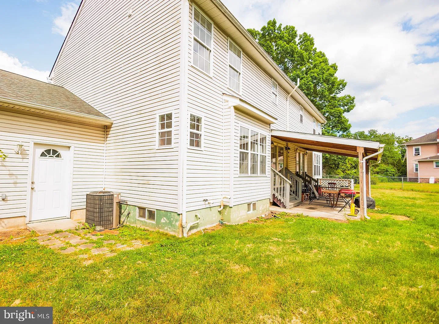 4 bed, 2.5 bath, 1850 sqft, $3,000 — Photo 2