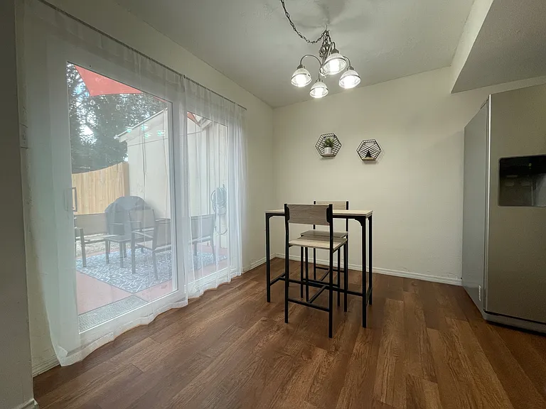 8112 Scottshill — Photo 10
