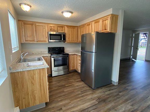 2nd image of 131 NW Deer St APT 12