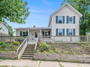 1104 3rd St NW, Grand Rapids, MI 49504