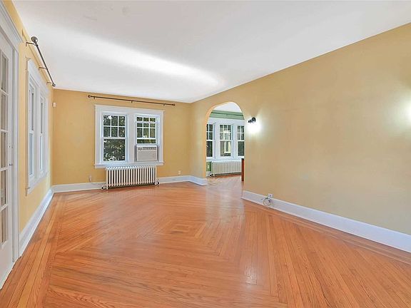 4th image of 68 Lincoln Ave