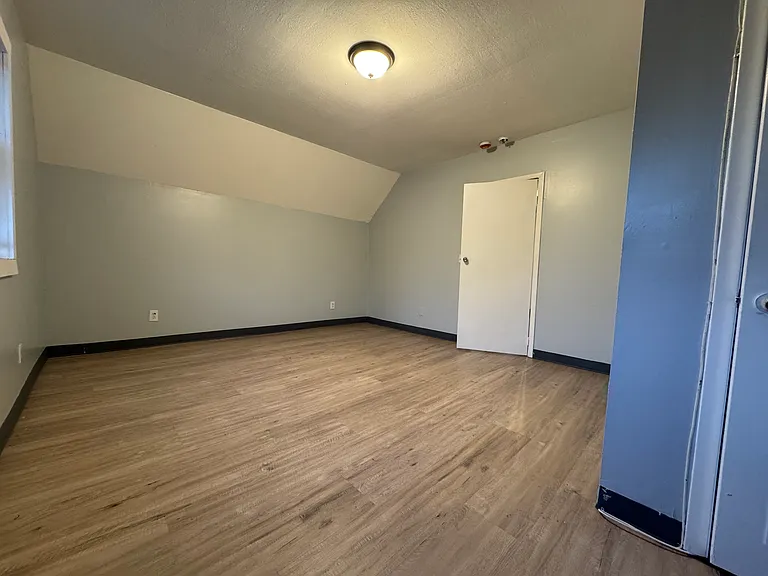 65 Fairview St #3L — Photo 8