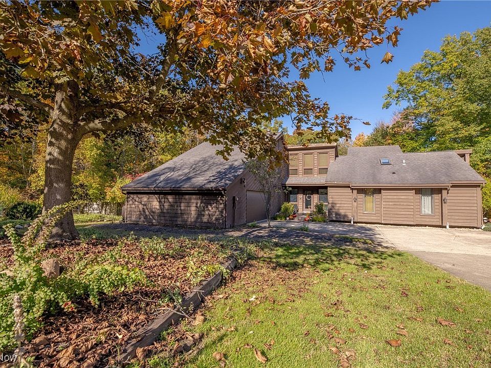 1st image of 8648 Bradford Ln