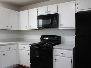 2135 8th St #5, Hempstead, TX 77445