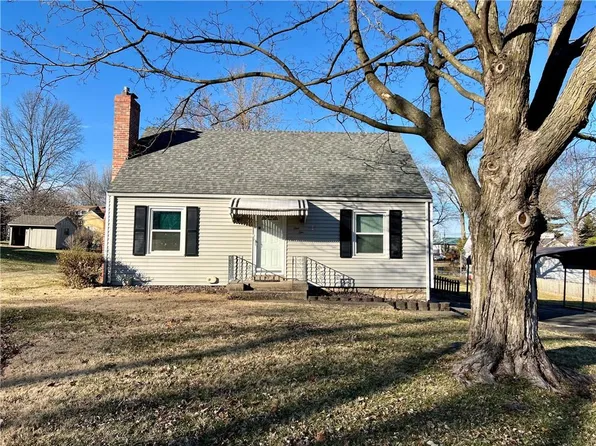110 NE 83rd St, Kansas City, MO 64118
